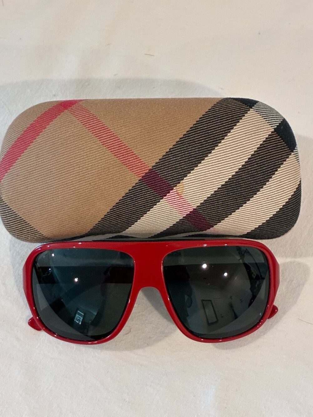 Unisex-Vintage Burberry Sport B4081 Red Wrap Sunglasses – with case & cloth